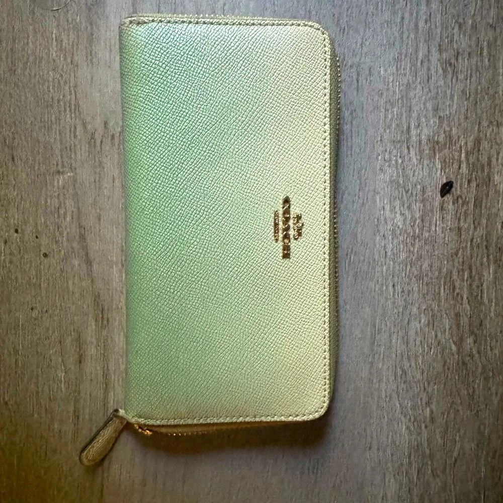 Coach ombré mint wallet - Picture 1 of 3
